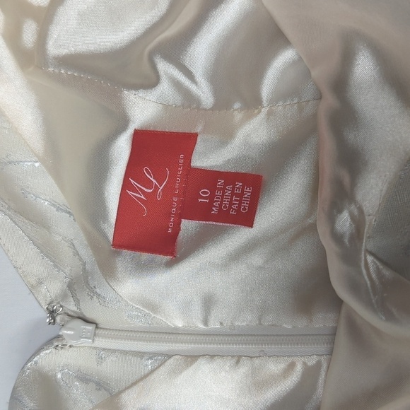 MONIQUE LHUILLIER white and silver Women's dress size 10. - Picture 3 of 16